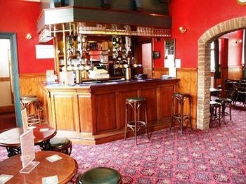 Victoria Inn Олстън Екстериор снимка